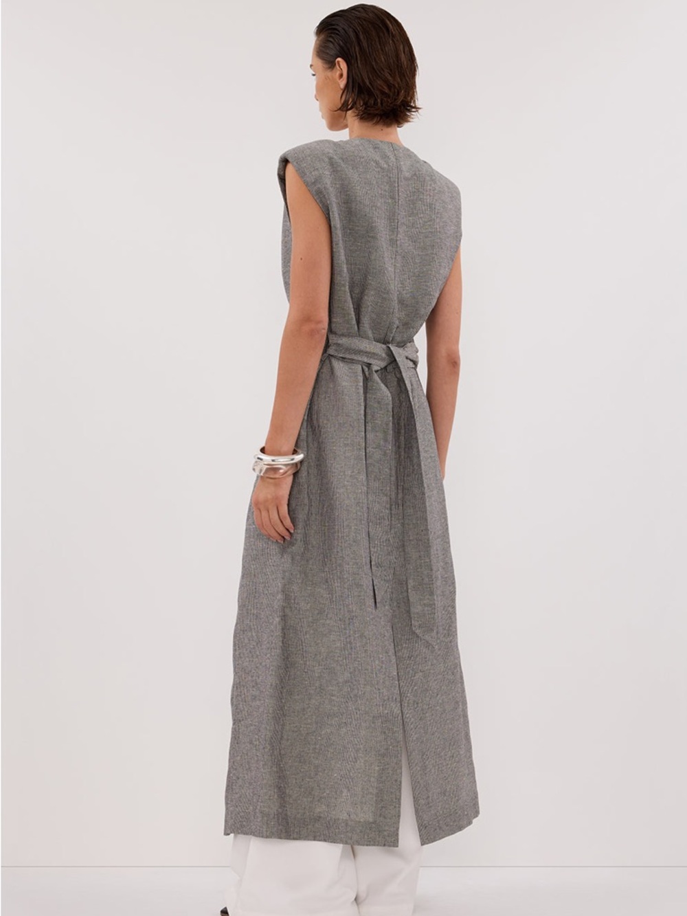 DISSH Grey Sleeveless Long Vest Dress with Deep V - Picture 3 of 7